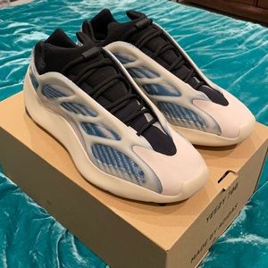 Yeezy 700 V3 Kyanite